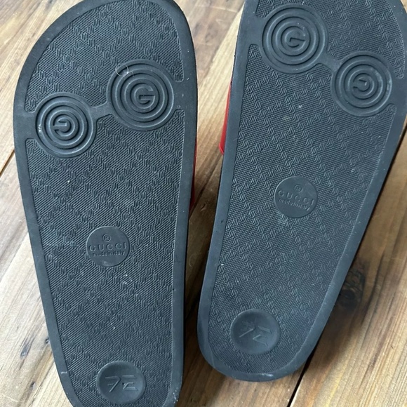 Gucci Signature Stripe Slide Sandals - mens size 8 548703JD800